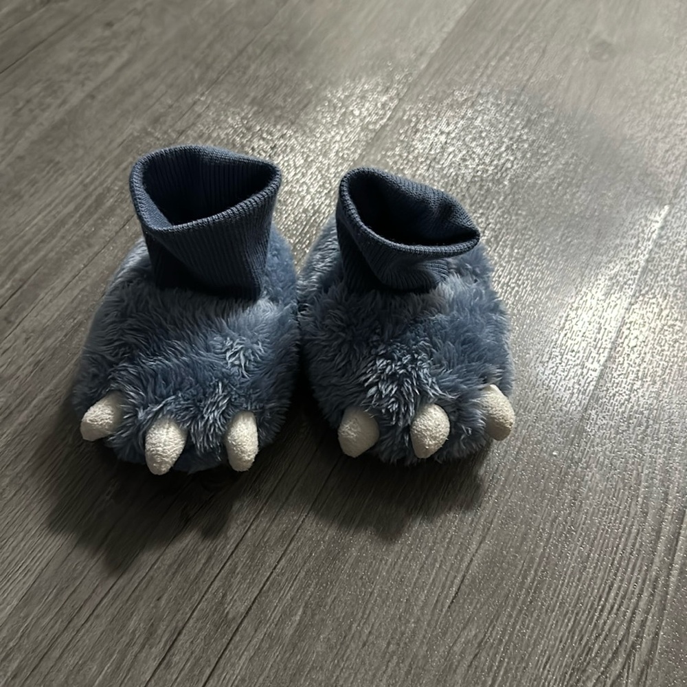 Baby animal slippers